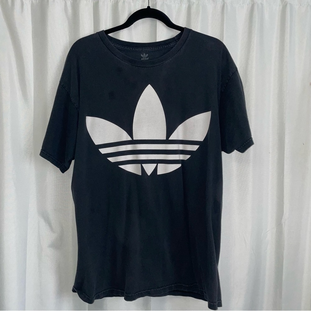 Adidas logo tshirt size large